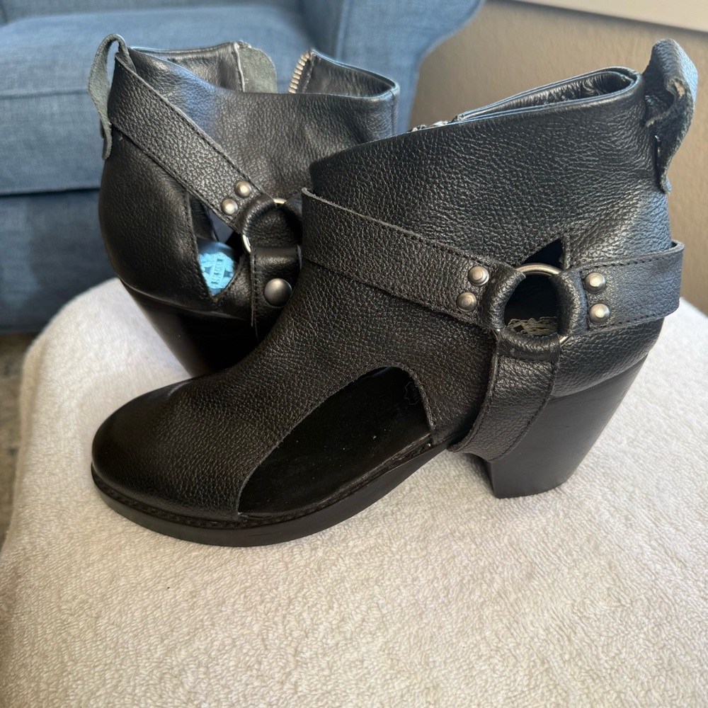 Black Leather Cutout Ankle Booties EU 36 US 5.5